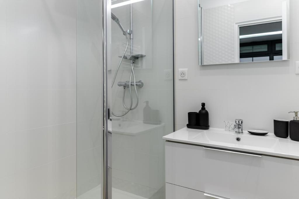 Hsh Batignolles Sauffroy Charming Apartment 8P 파리 외부 사진
